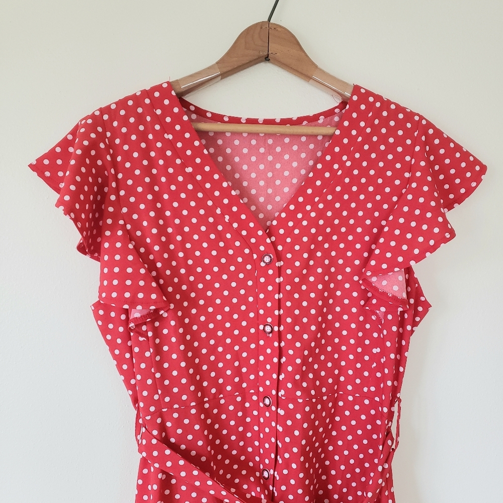 Red polka dot button up vintage-inspired dress - Picture 3 of 7